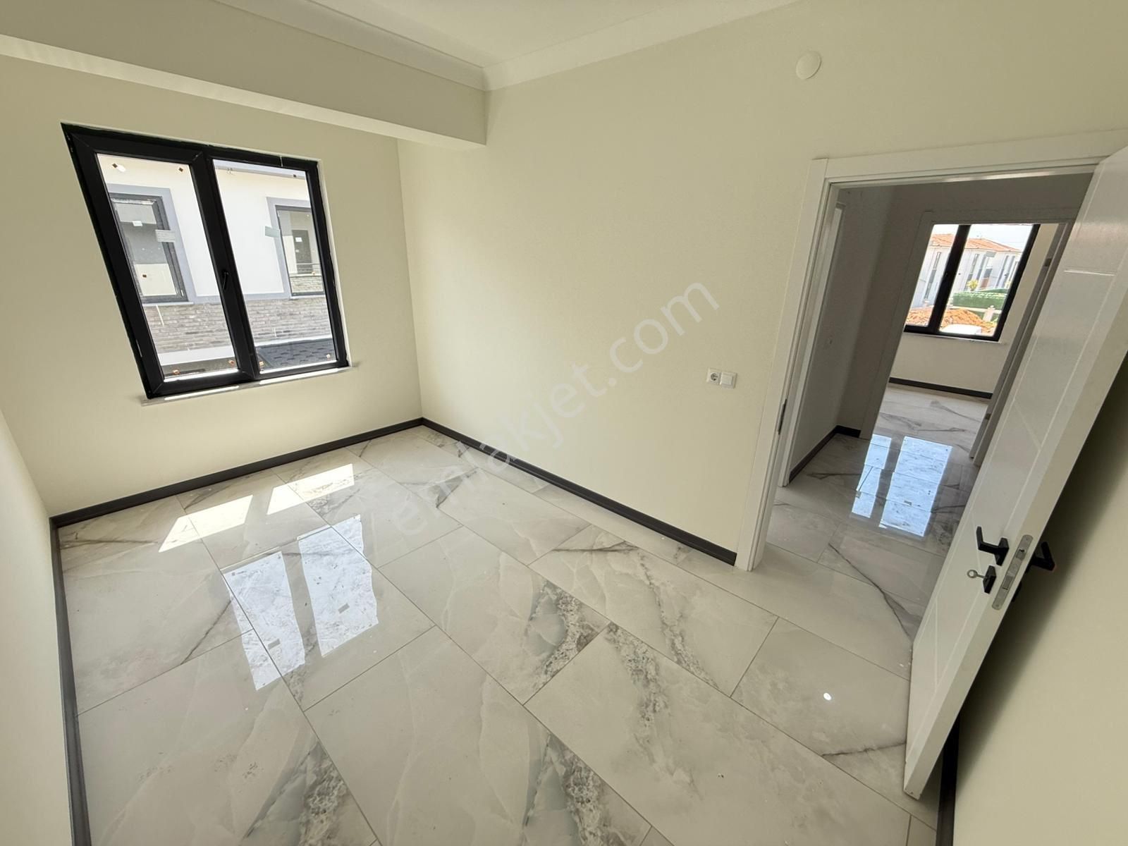 Karasu Aziziye Mah. Müstakil Bahçe Kullanımlı, Havuzlu Site İçi 3+1 Satılık Sıfır Villa - Görsel 10