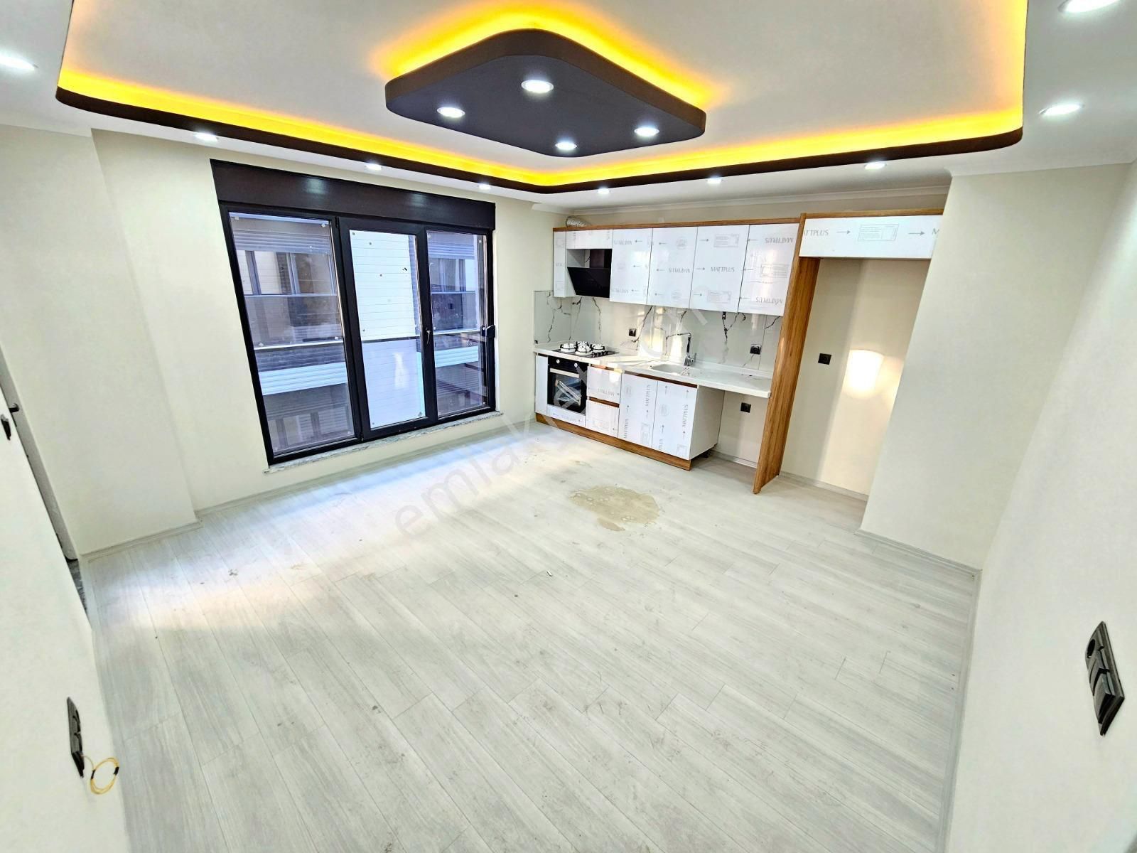 Akçay Oya Gayrimenkul'den Denize 550m Mesafede Geniş 1+1 Sıfır Daire
