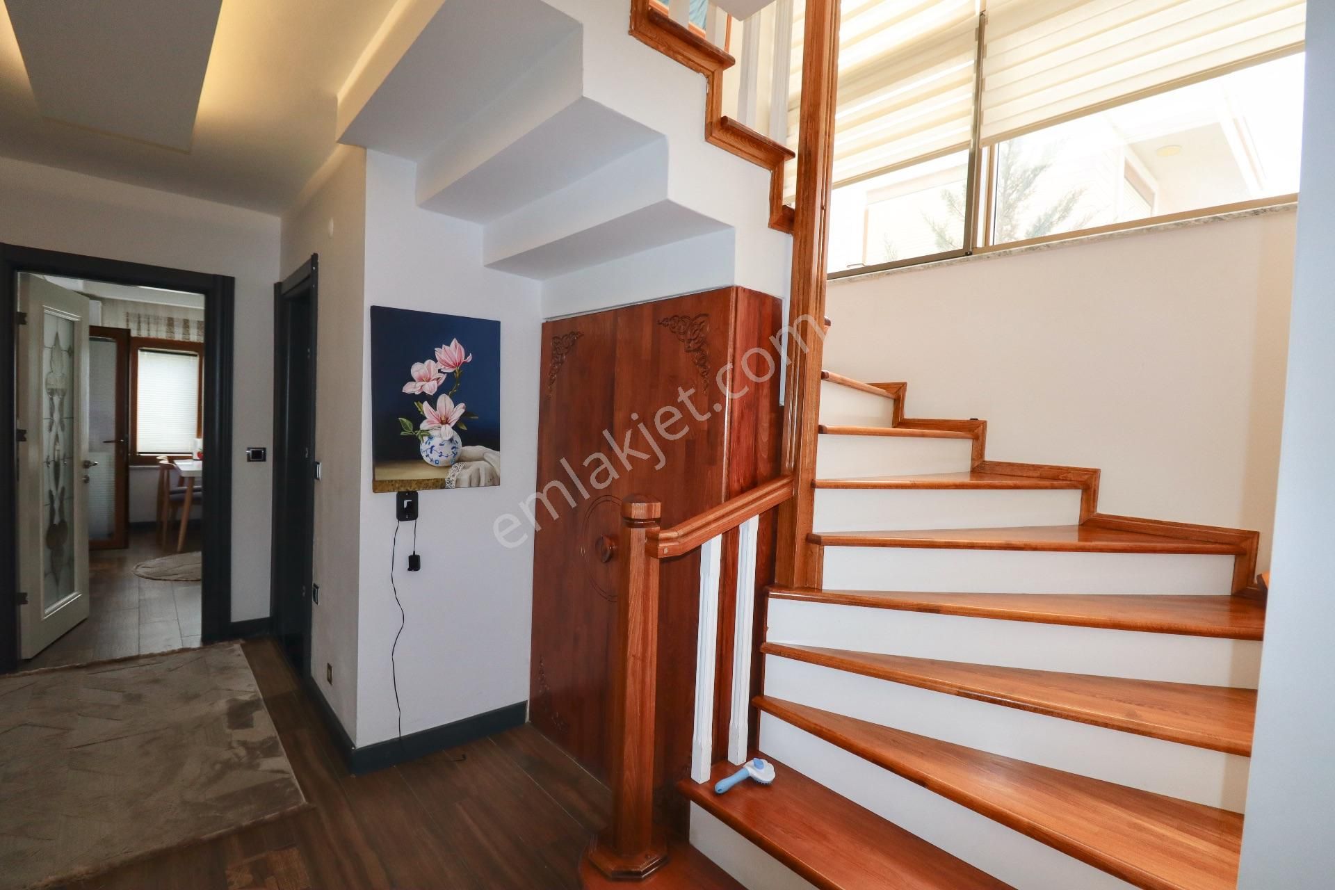 Güre'de Güvenlikli Site İçerisinde Satılık Tek Müstakil Villa - Görsel 23