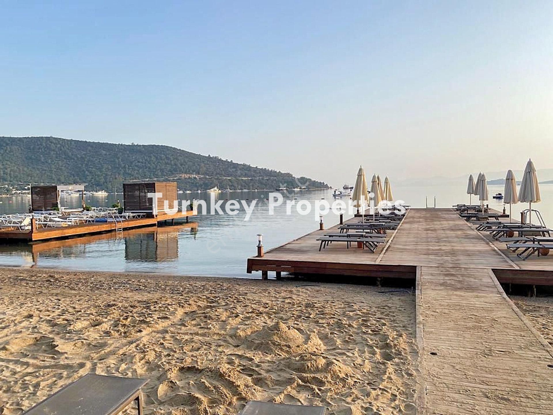 Torba Özel Plajlı Dubleks Villa Geniş Bahçeli Site İçi Yaşam