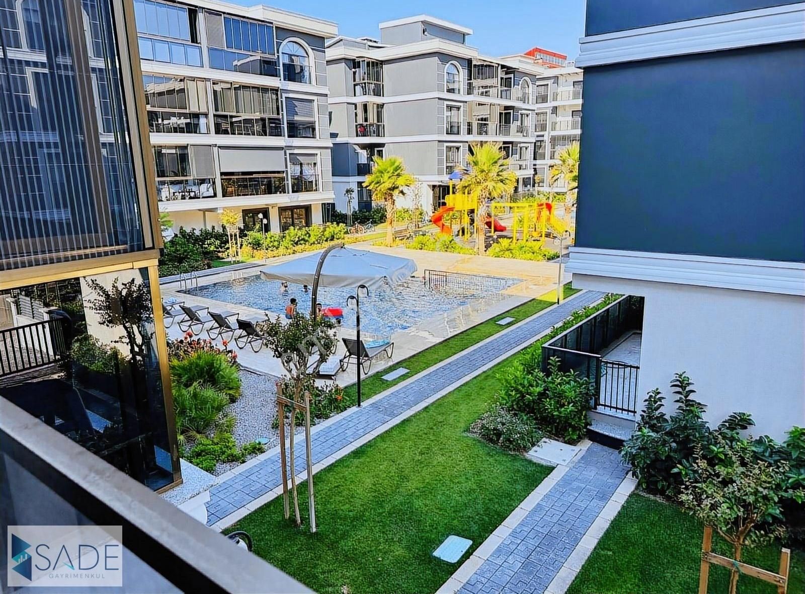 Sadeden Socar Karşısı Havuzlu Güvenliklı Sıte İçerisinde Kiralık