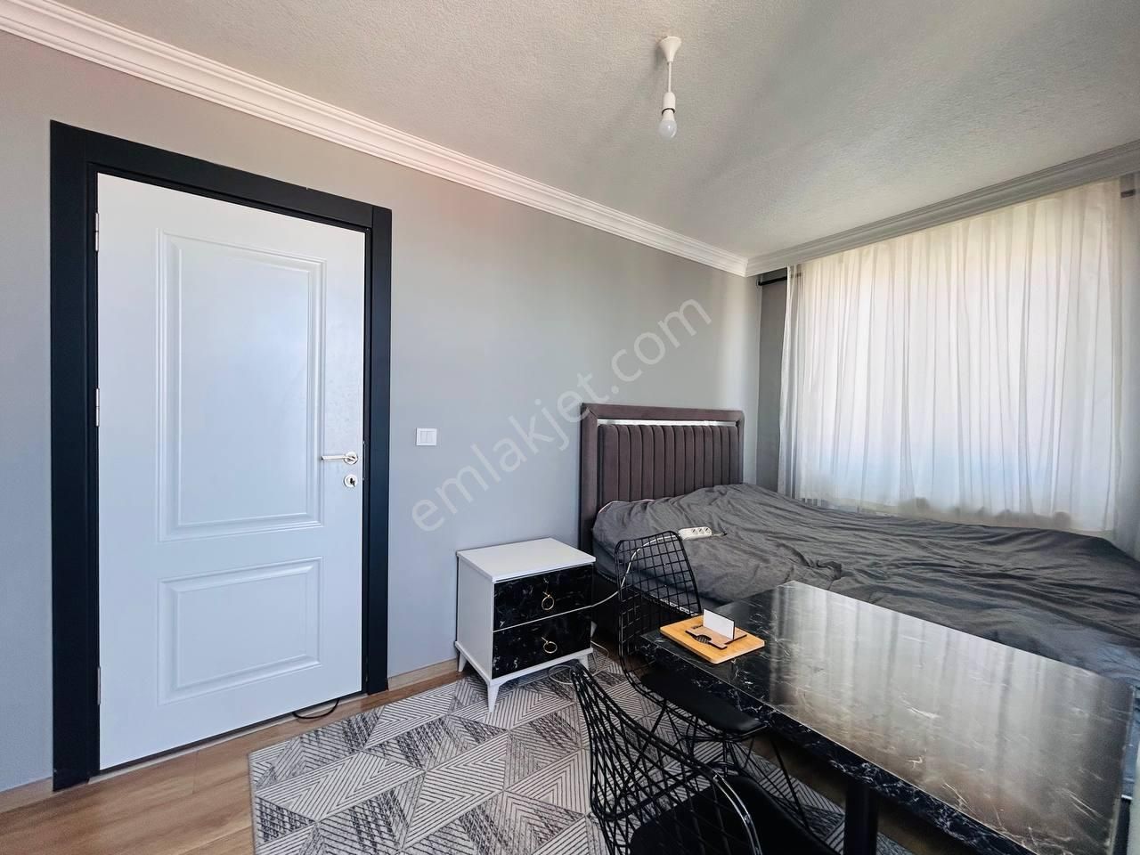 Körfezde Tramvay Durağına 150 M Full Manzaralı 1+1 - Görsel 11