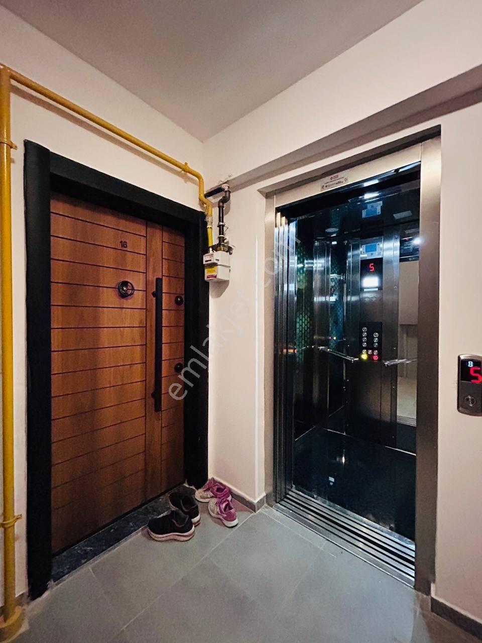 Körfezde Tramvay Durağına 150 M Full Manzaralı 1+1 - Görsel 15