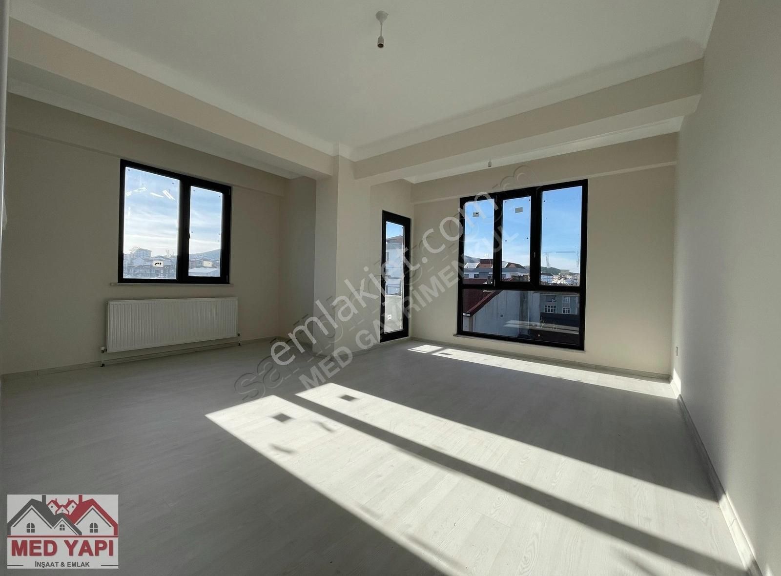 Sultanbeyli Satılık 2+1 Güney Cephe Kat Mülkiyetli Ara Kat Daire