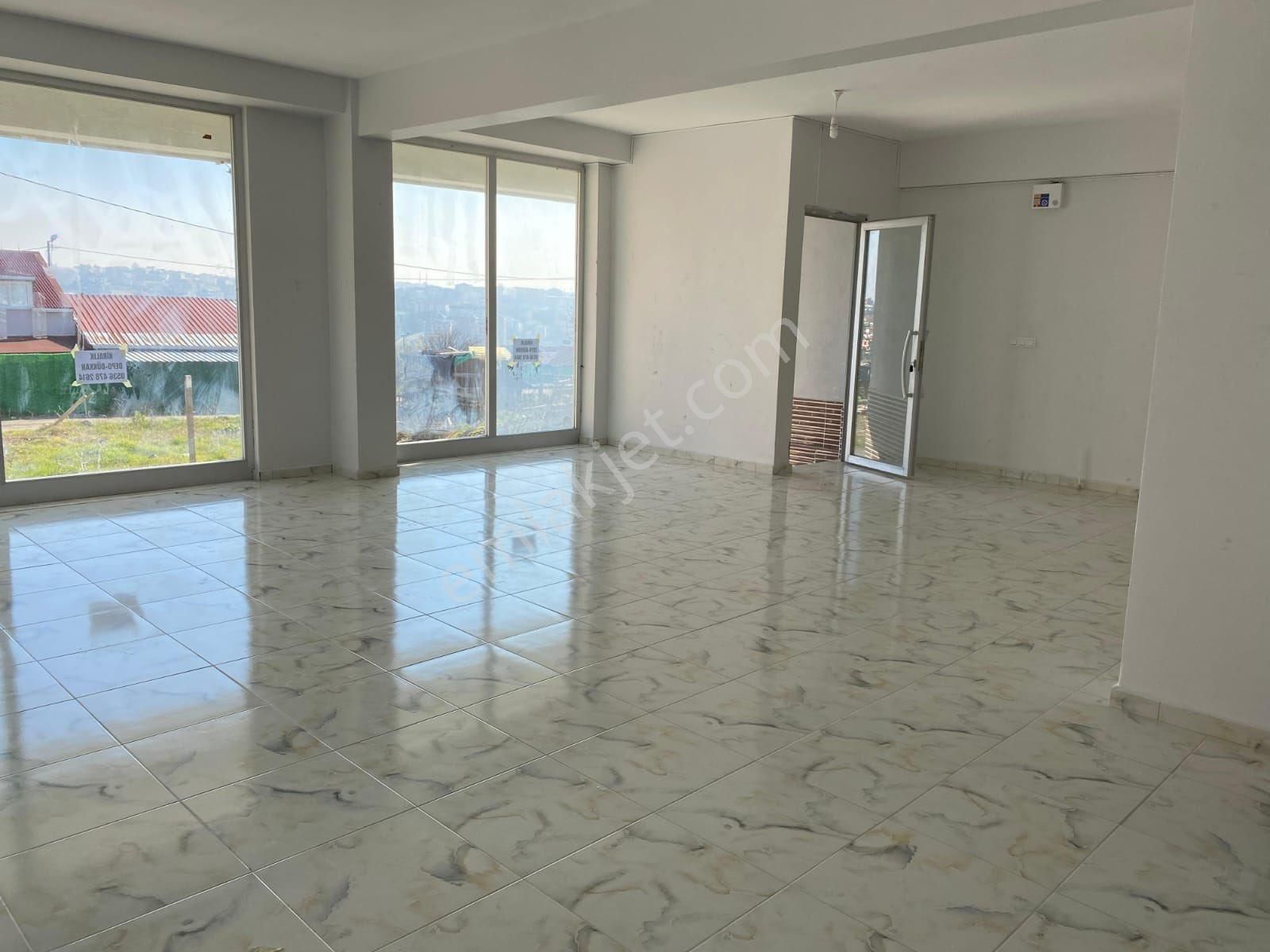Arnavutköy Taşoluk Kiralık 150 M Dükkan