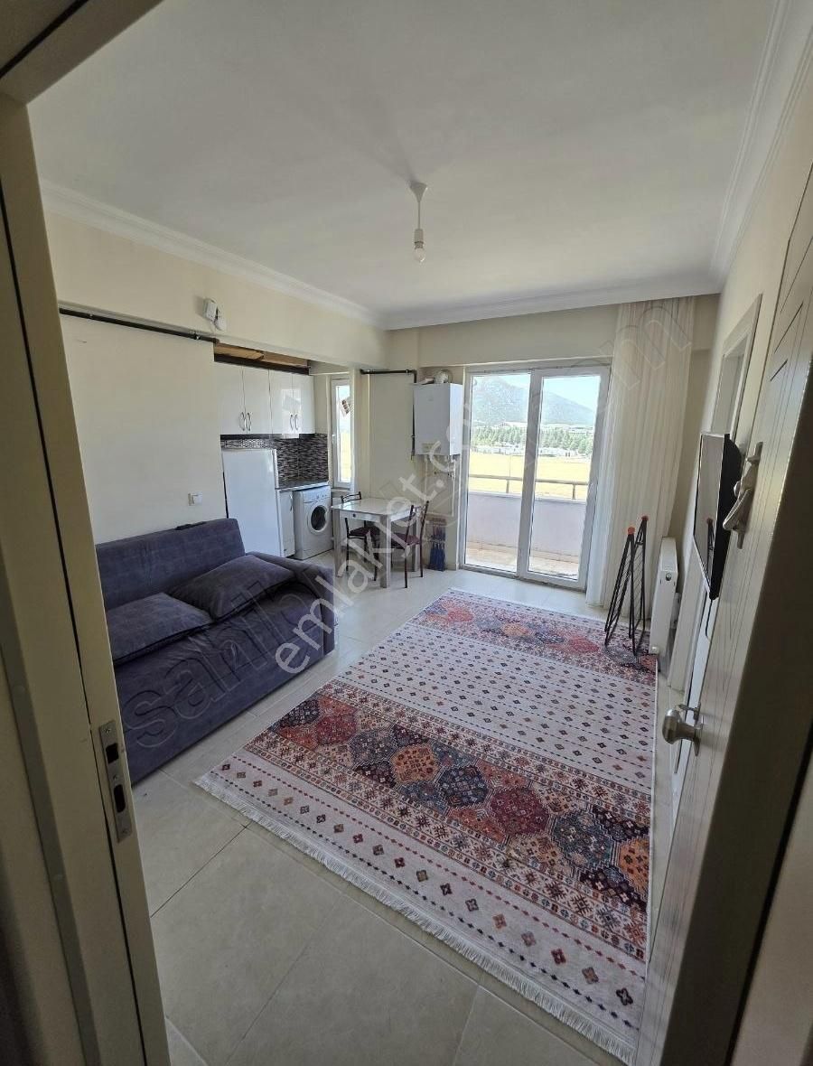 Üniversite Karşısı 1+1 Apart
