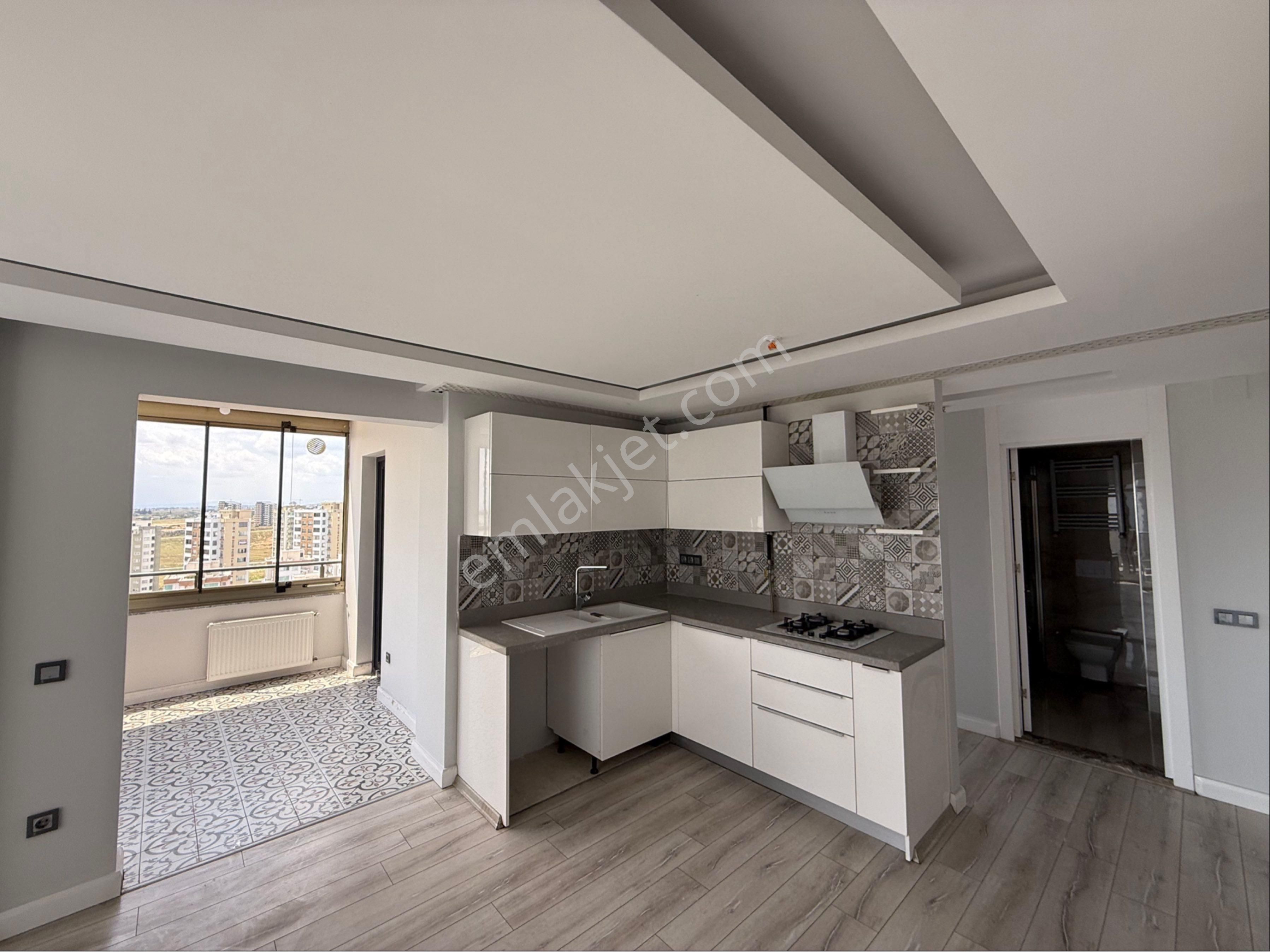 100. Yılın En Prestijli Sitesinde 2+1 Lüks Daire – Havuzlu, Güvenlikli, Yüksek Kira Getirili!