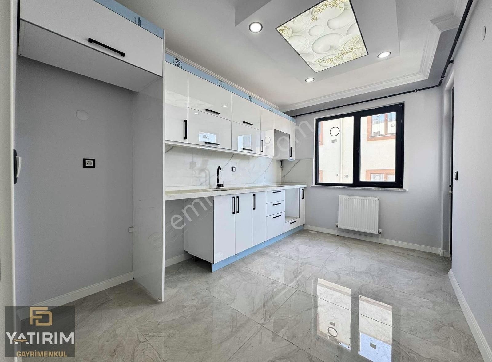 Atatürk Caddesi Marmaray Yakını 3+1 176 M2 K.otoparklı Dubleks