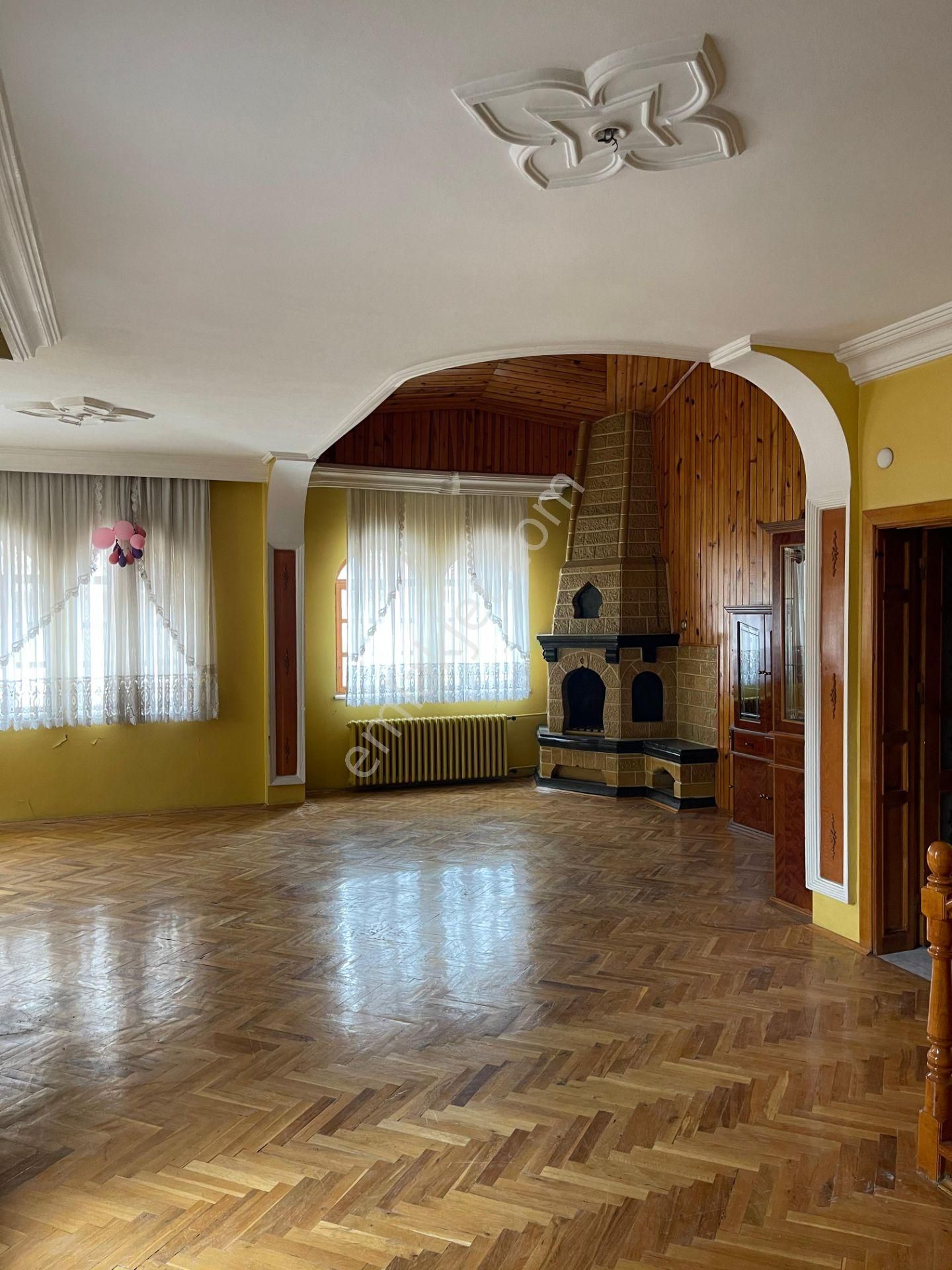Emeksiz'de 5+1 Kiralık İş Yerine Uygun Müstakil Daire
