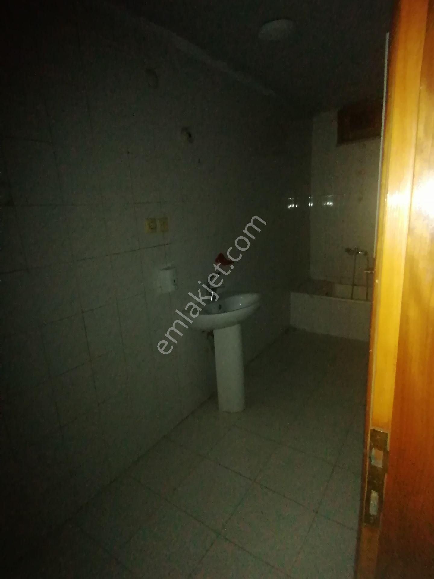 Ümraniye Armağanevler Çift Balkonlu Metro Yürüme Mesafesi 2+1 90 Metre Kiralık Daire Etrafı Açık - Görsel 9