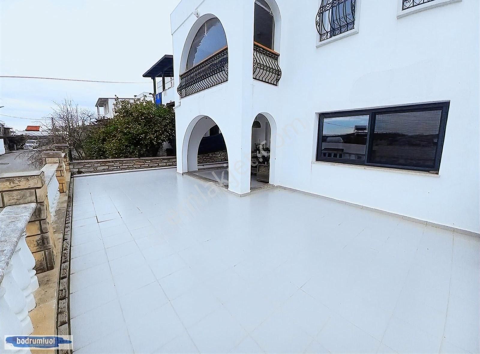 Bodrum Gümbet'te Kiralık Ferah 2+1 Bahçe Katı