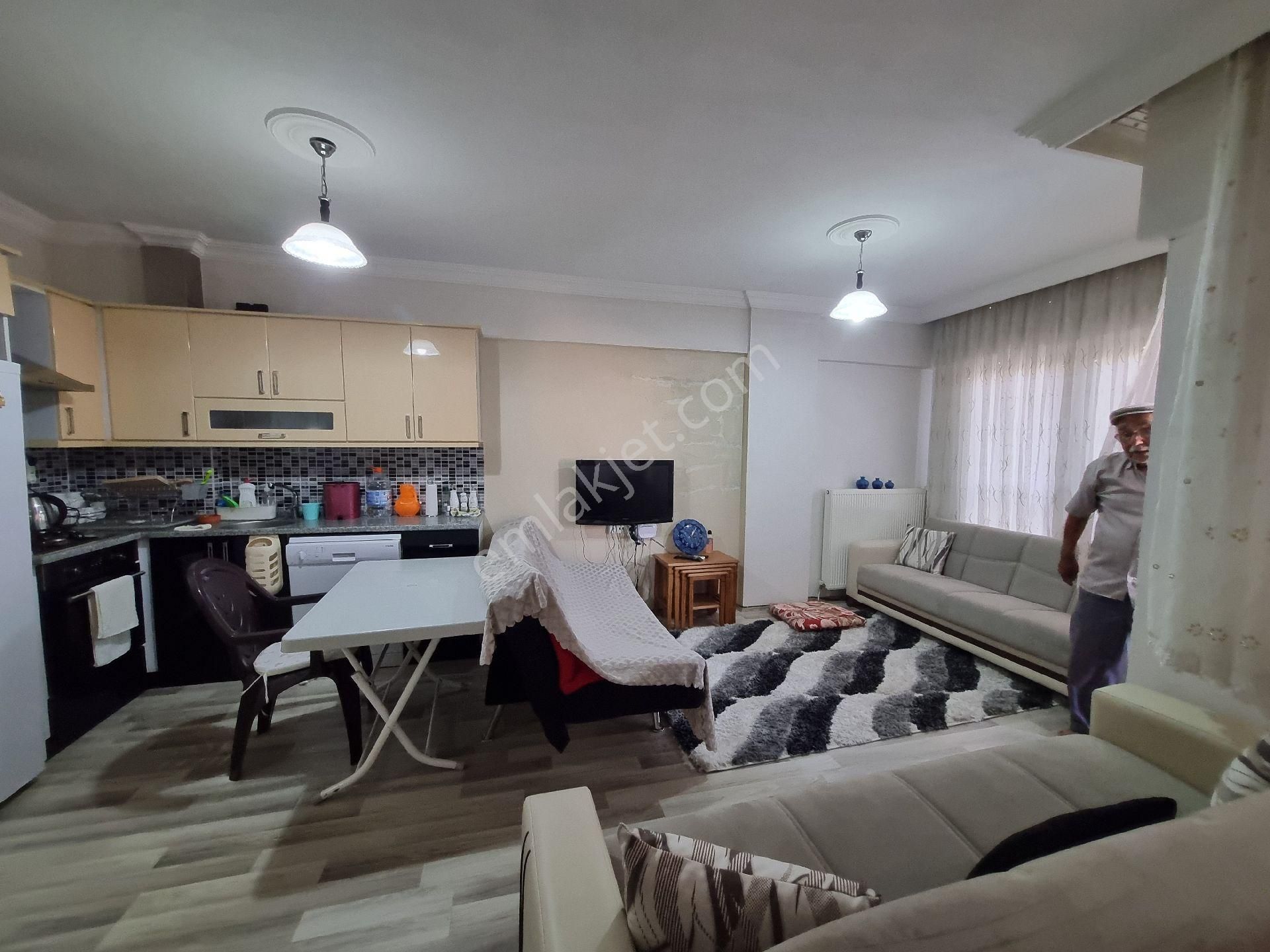 Aydın Nazilli Yöntem Emlaktan Yenipazar İlçe Merkezinde Eşyalı Satılık Çatı Dubleks 3+1 Daire