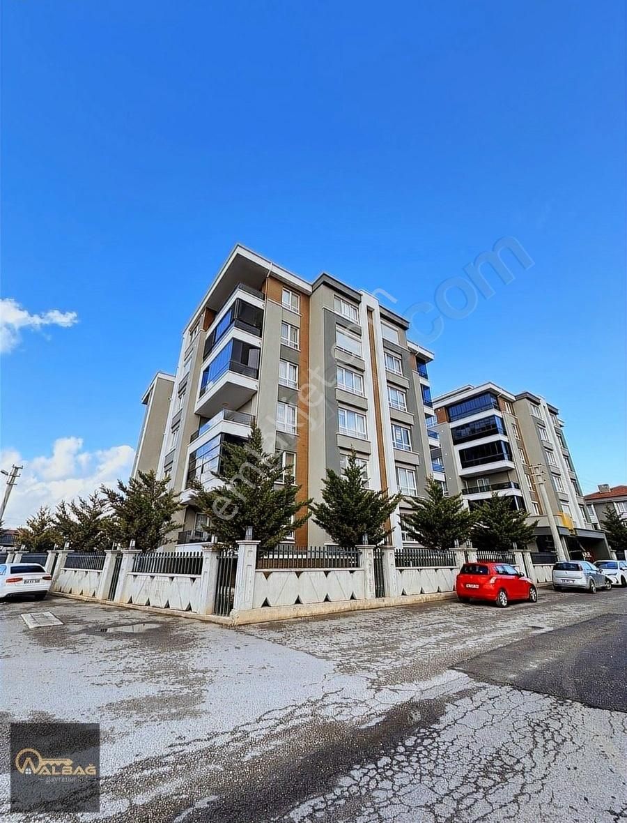 Albağ'dan Osman Koçak Bulvar'de 37 Satılık 3+1 Eşyalı Daire
