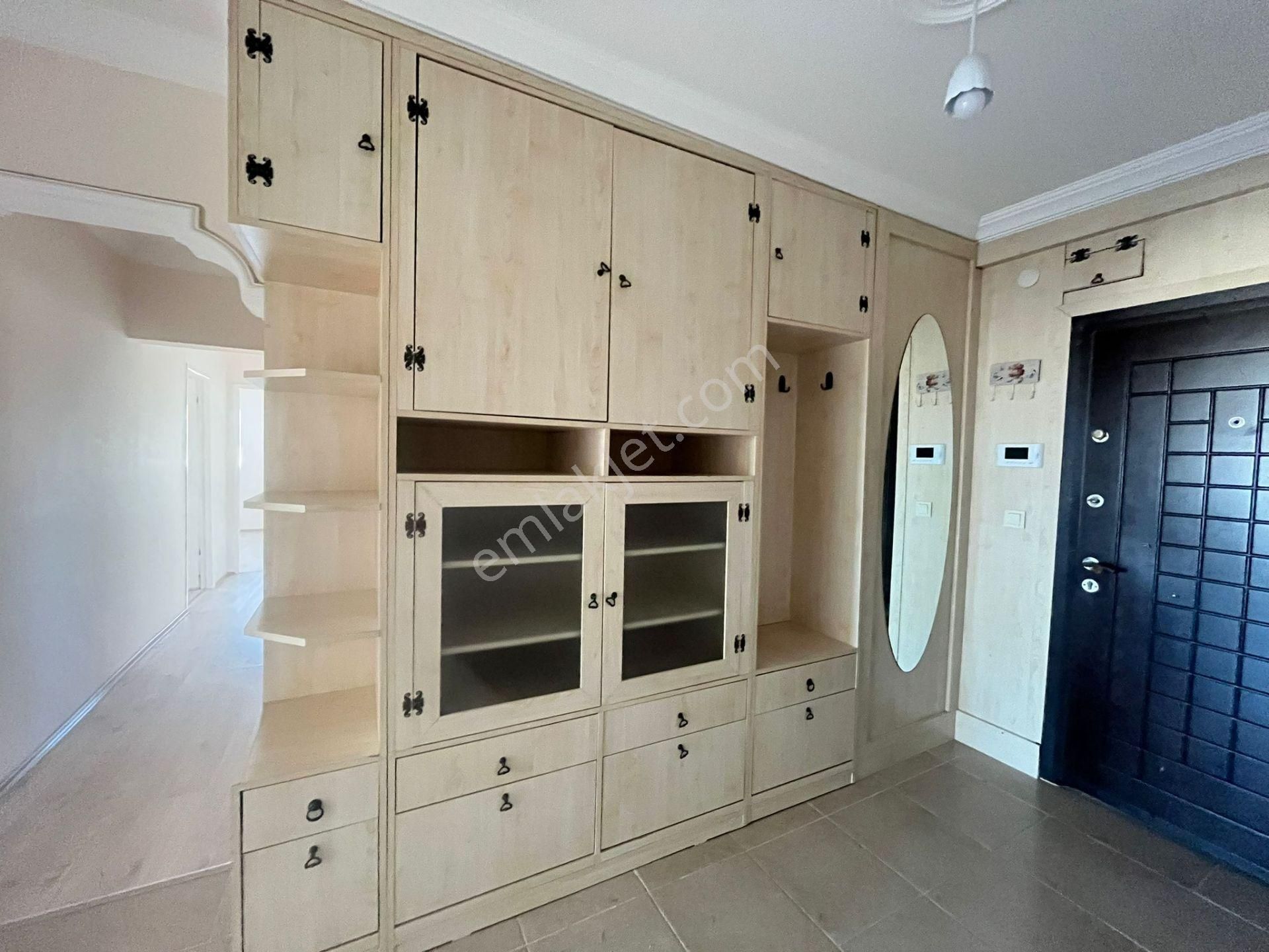 Re/max Land'den Emlaklar Da Satılık 3+1 Geniş Daire