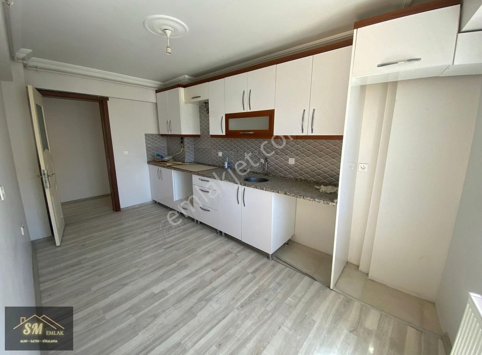 Sm Gayrimenkul'den 23 Nisan Parkı Civarı 2+1 (acil Satılık)!