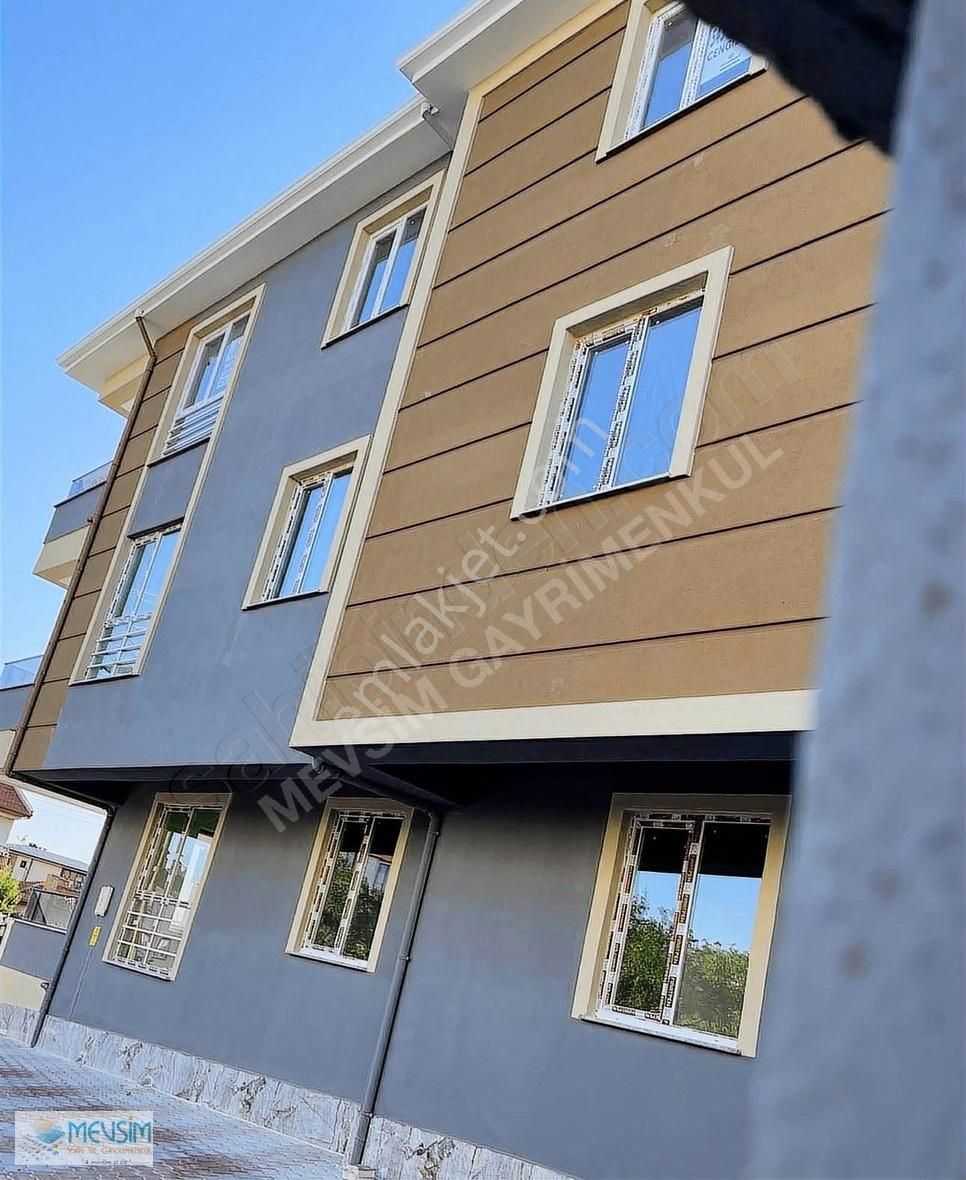Atlantis Sitesi Yanı Köşe Başı 3+1 Satılık Daire