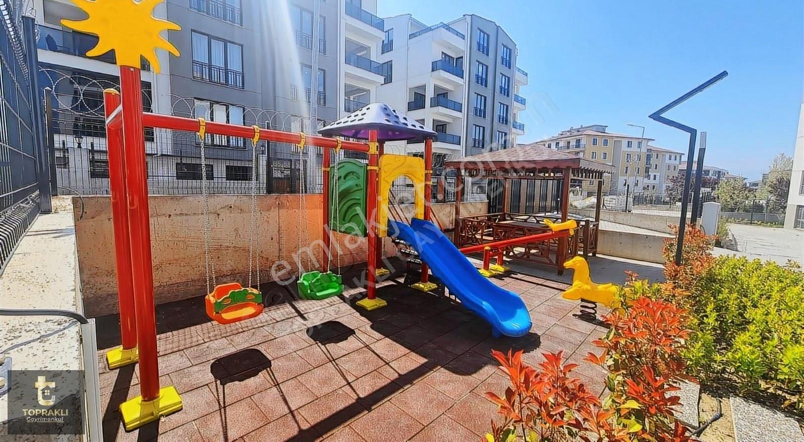 Havuzlu Site 2+1 Daire