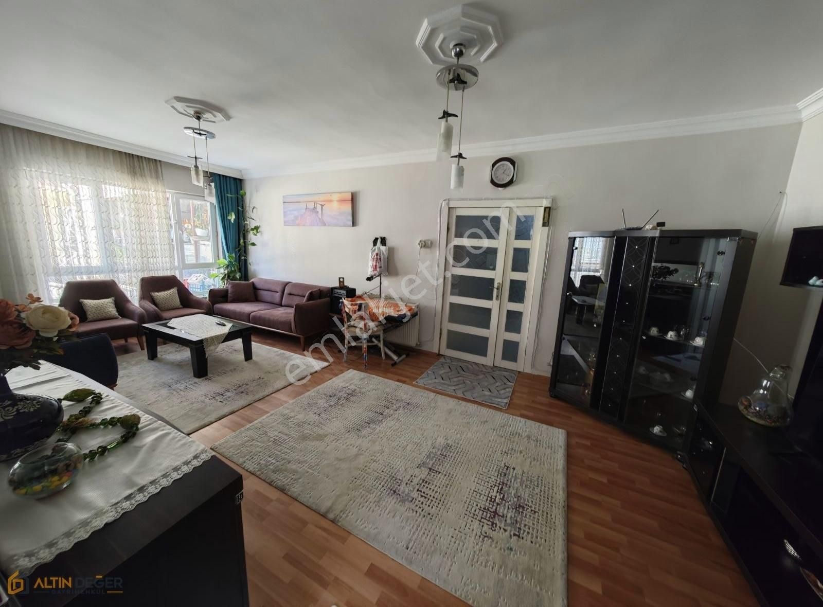 Cumhuriyet Mahallesi 3+1 Satılık Daire