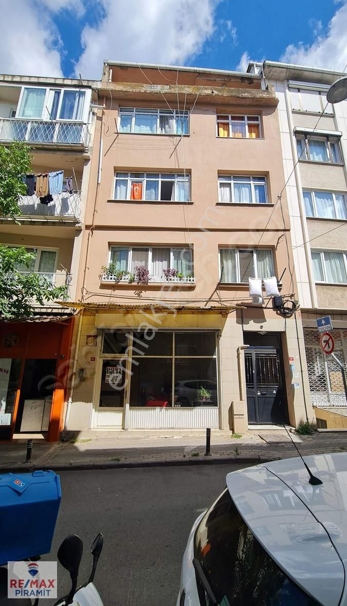 Metroya Capıtole Yakın Ara Kat Satılık 2+1 Kat Mülkiyetli Daire