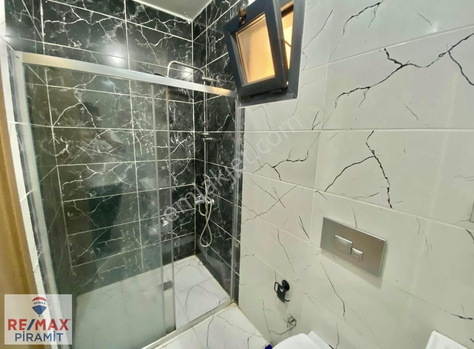 Çekmeköy Doyapark Sitesin'de 1+1 Kiralık Daire