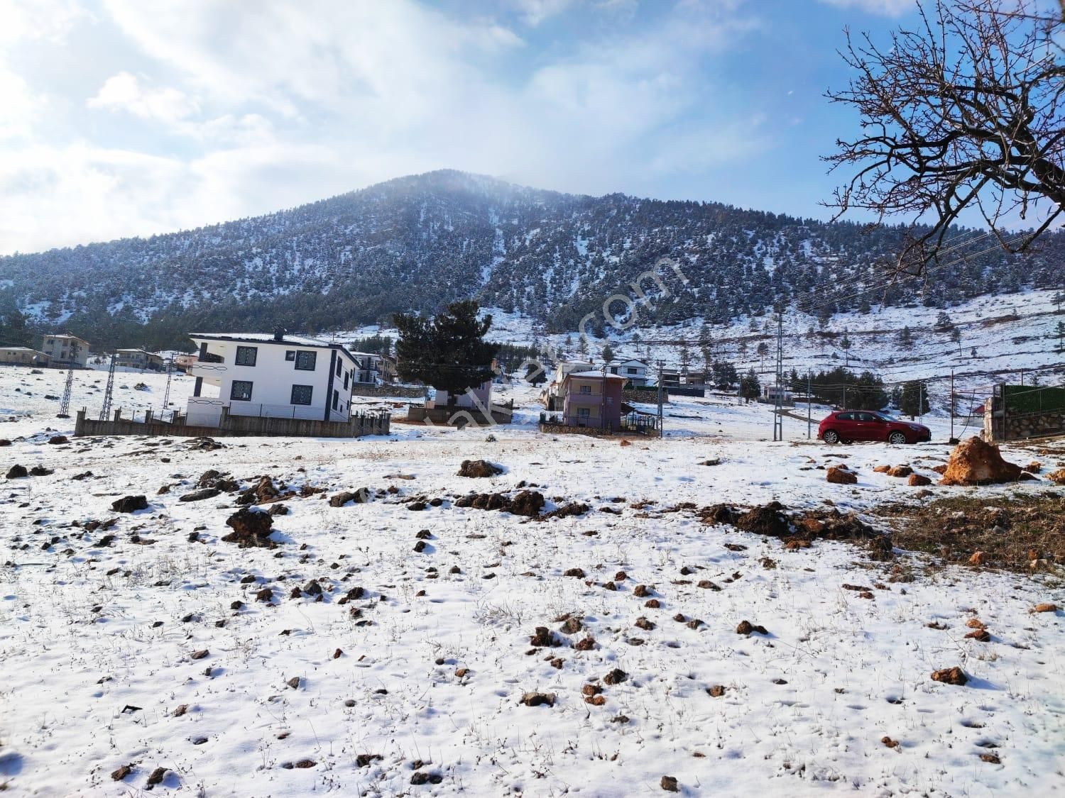 Pozantı Kar Emlaktan Bozkırlı Mevkiinde Doğa Manzaralı Satılık 310 M2 Arsa