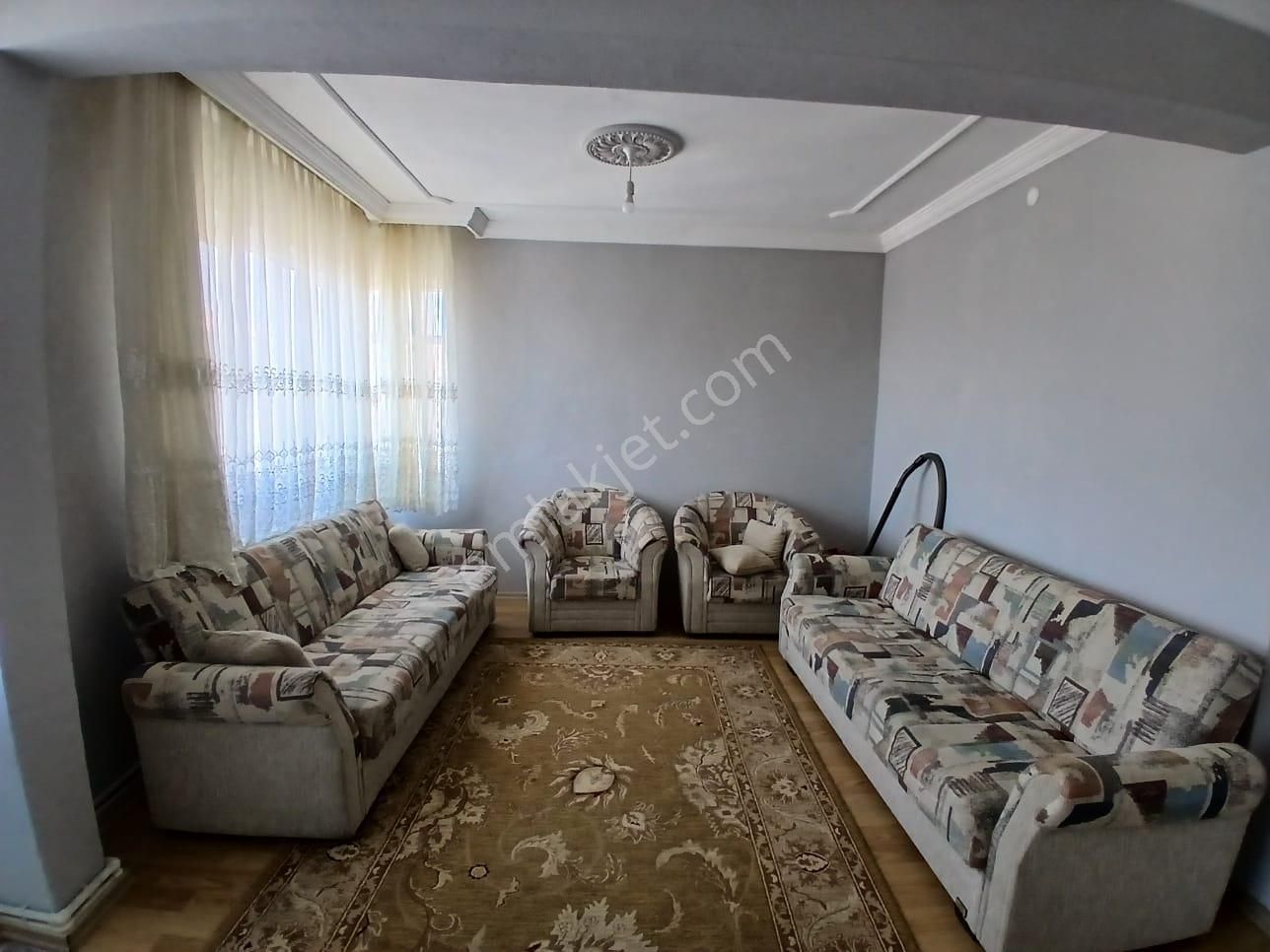 Akçay Emlak'tan Akşehir Çarşı Merkezde Eski Ptt Yanında Satılık Eşyalı 2+1 Daire