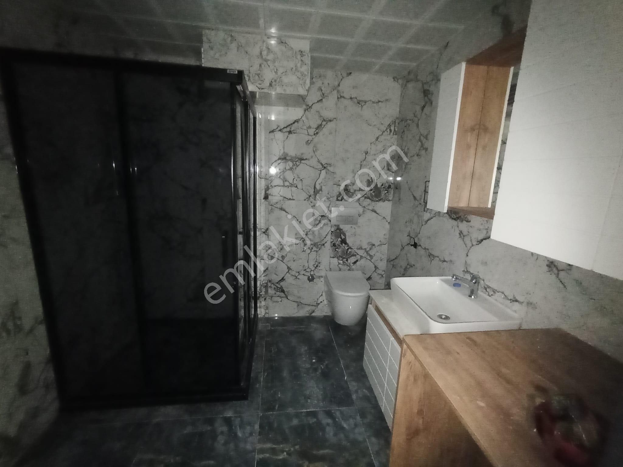 Karabağlar Sevgi Mah. 2+1 95 M2 Doğalğazlı Kiralık Ev