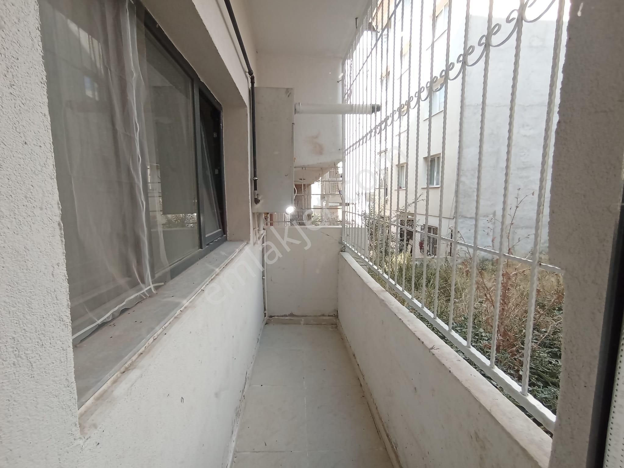 Karabağlar Sevgi Mah. 2+1 95 M2 Doğalğazlı Kiralık Ev - Görsel 5