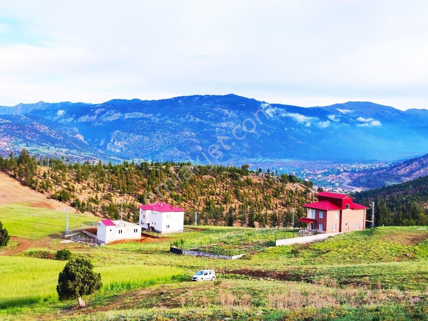Pozantı Kar Emlaktan Yazıcak Mahallesinde 500 M2 Doğa Manzaralı Arsa