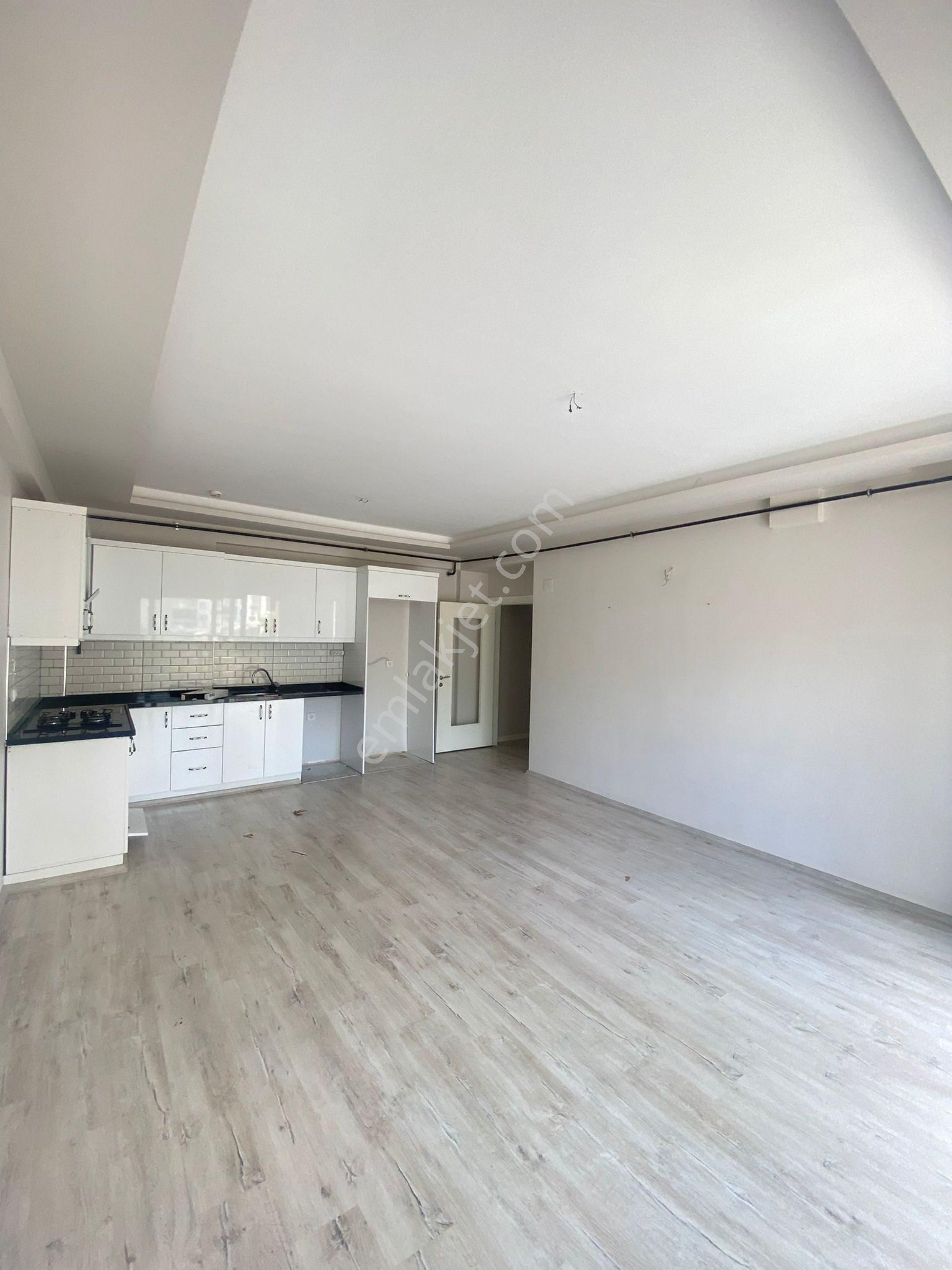 Dream Home’dan Gmk Üzeri Çift Banyo G.oturuma Sahip Satılık 2+1