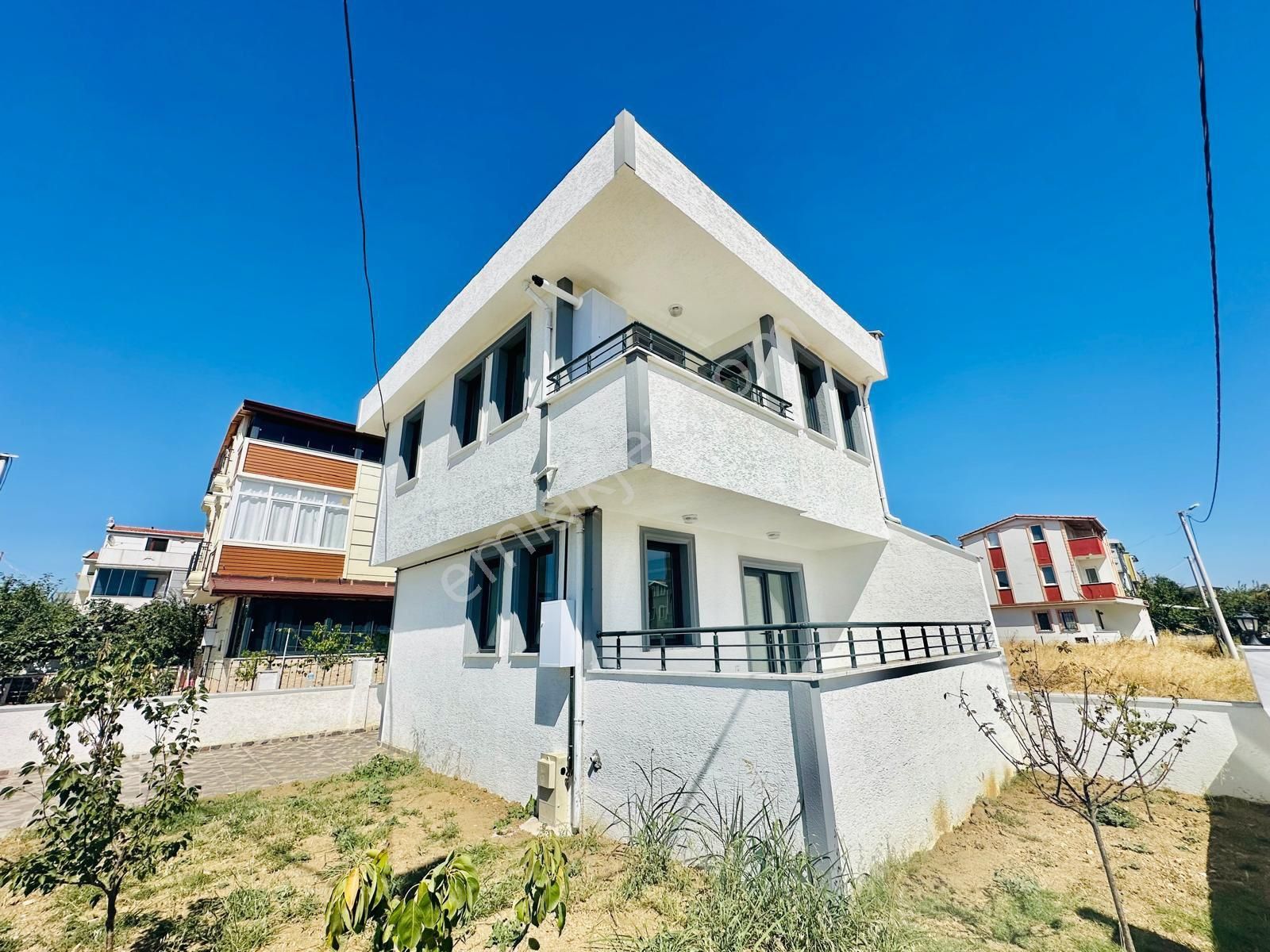 Demireller- Köşe Başı Yerden Isıtmalı Oturuma Hazır Yazlık