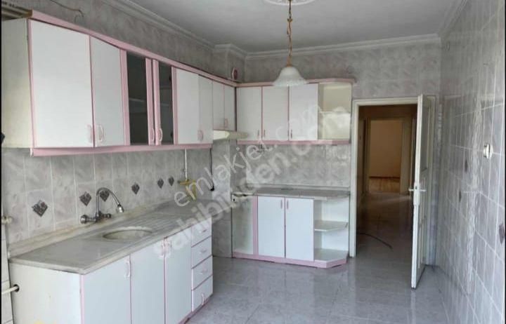 Şükrüpaşa Mahallesi'nde Satılık 3+1 Daire