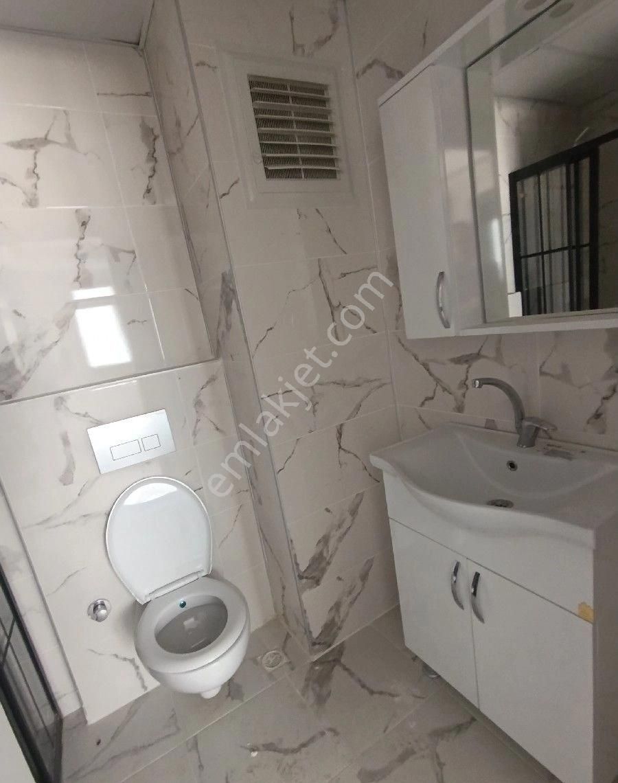 Adakent Emlakdan Satlik 1+1 Daire Anayol Üzeri İşlek Cadde Üzerinde Hasarsiz Sifir Uygun Fiyata - Görsel 30