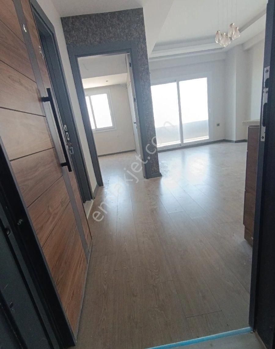 Adakent Emlakdan Satlik 1+1 Daire Anayol Üzeri İşlek Cadde Üzerinde Hasarsiz Sifir Uygun Fiyata - Görsel 6