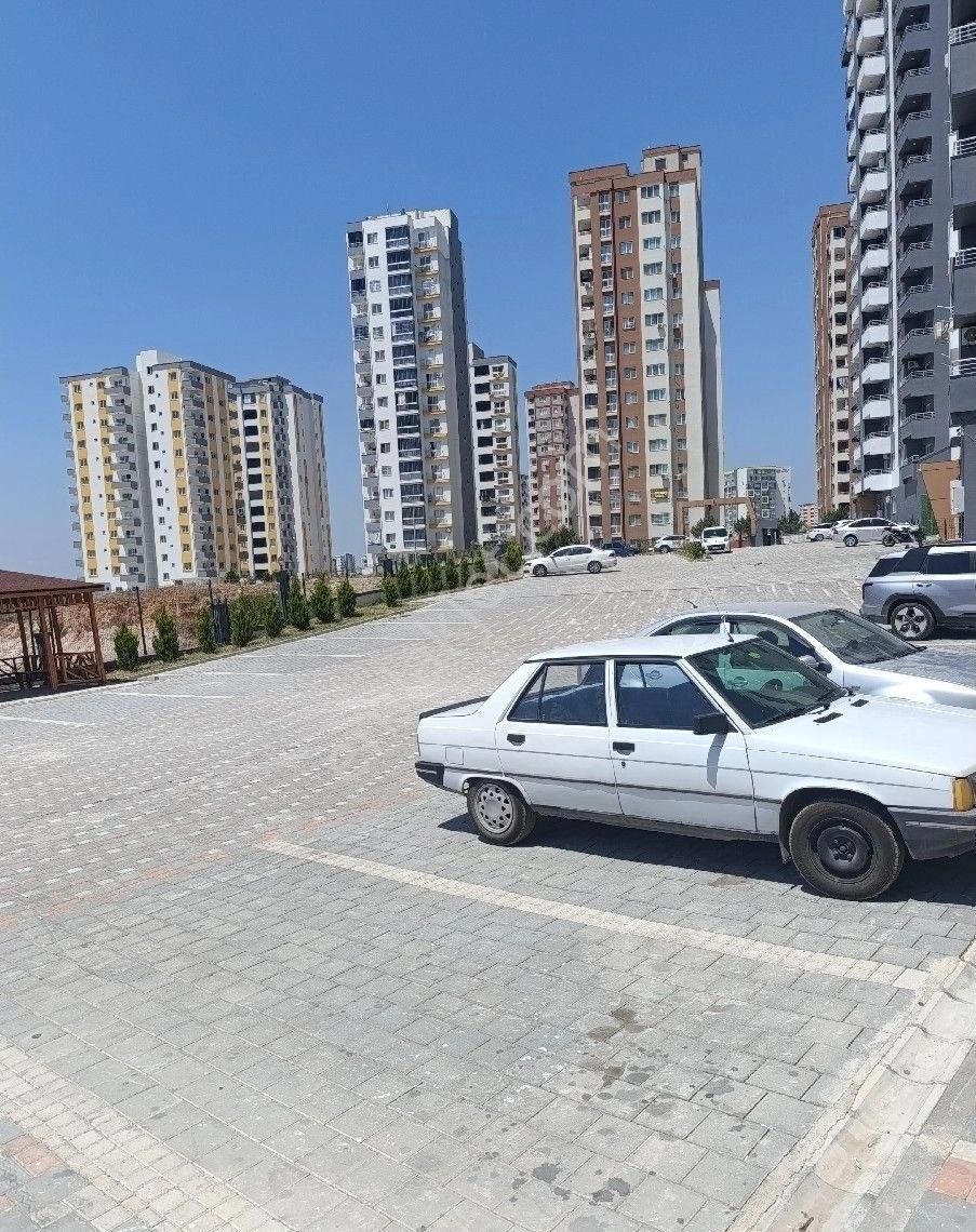 Adakent Emlakdan Satlik 1+1 Daire Anayol Üzeri İşlek Cadde Üzerinde Hasarsiz Sifir Uygun Fiyata - Görsel 9