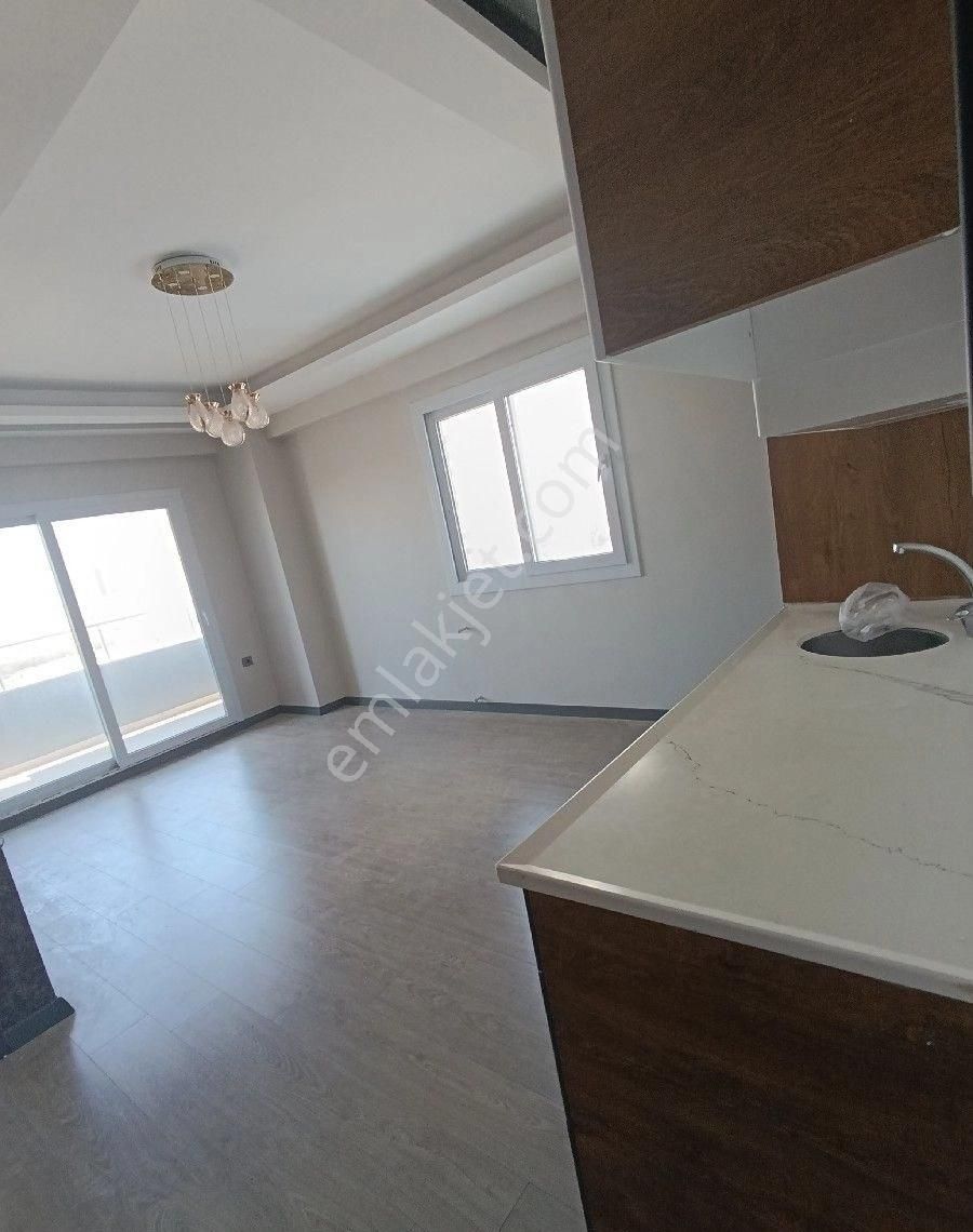 Adakent Emlakdan Satlik 1+1 Daire Anayol Üzeri İşlek Cadde Üzerinde Hasarsiz Sifir Uygun Fiyata - Görsel 15