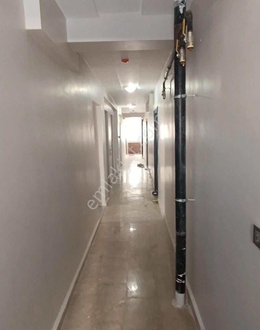 Adakent Emlakdan Satlik 1+1 Daire Anayol Üzeri İşlek Cadde Üzerinde Hasarsiz Sifir Uygun Fiyata - Görsel 13