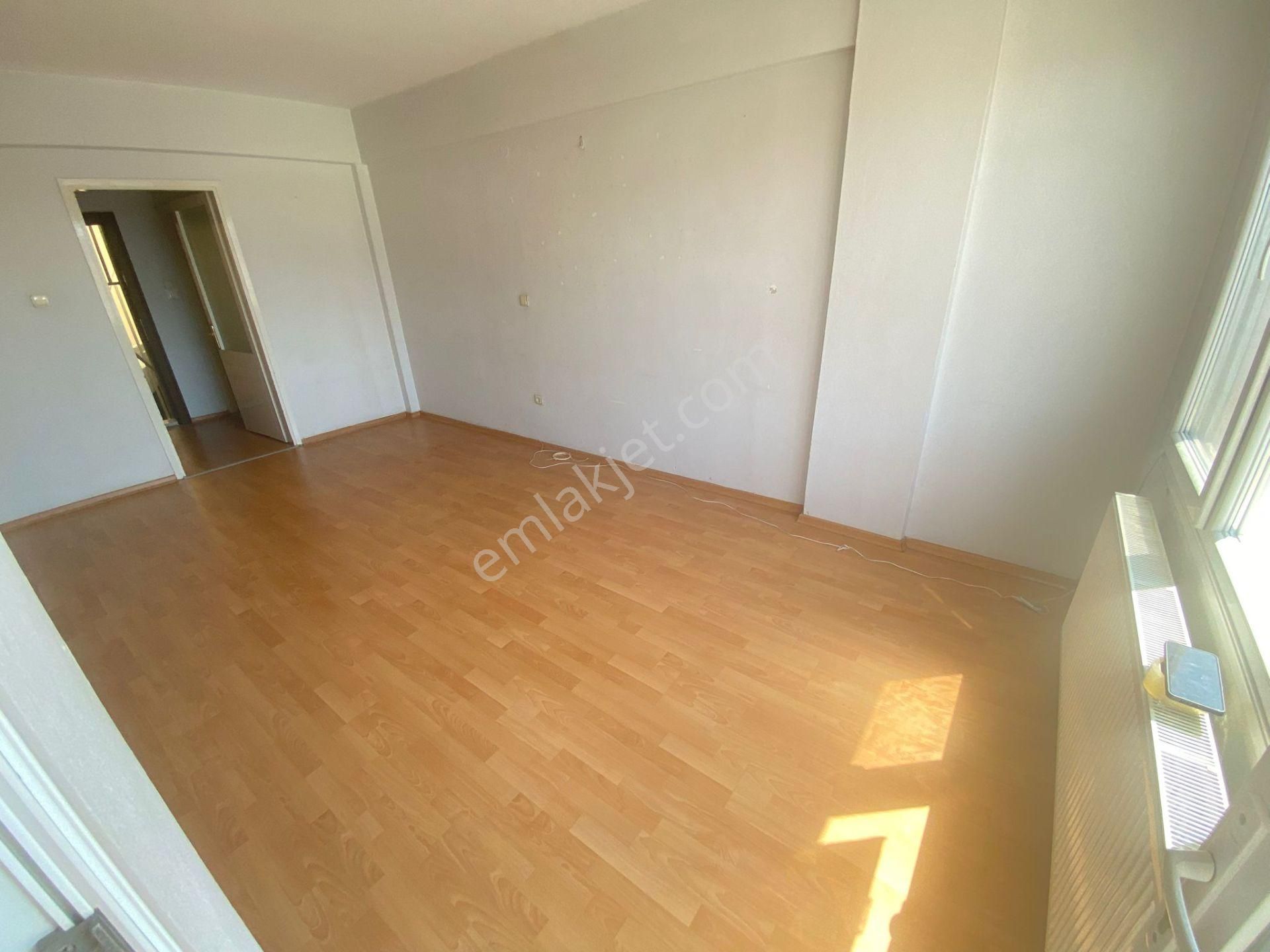 Buca Laleli Mahde 2+1 90m2 Doğalgazlı Havadar Kiralık Daire - Görsel 4