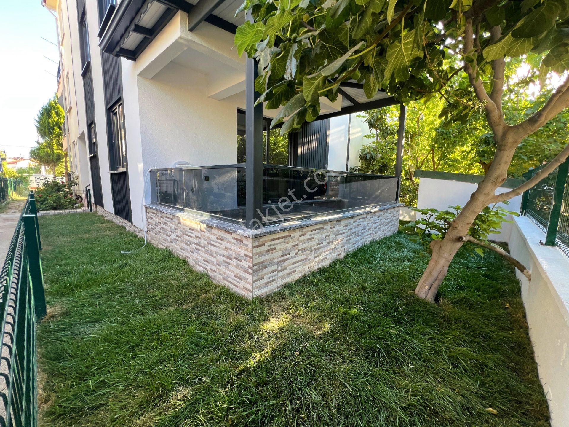 ▀jet Emlaktan Akçay'da Şık Tasarımlı Ultra Lüx 4+1 Triplex Villa