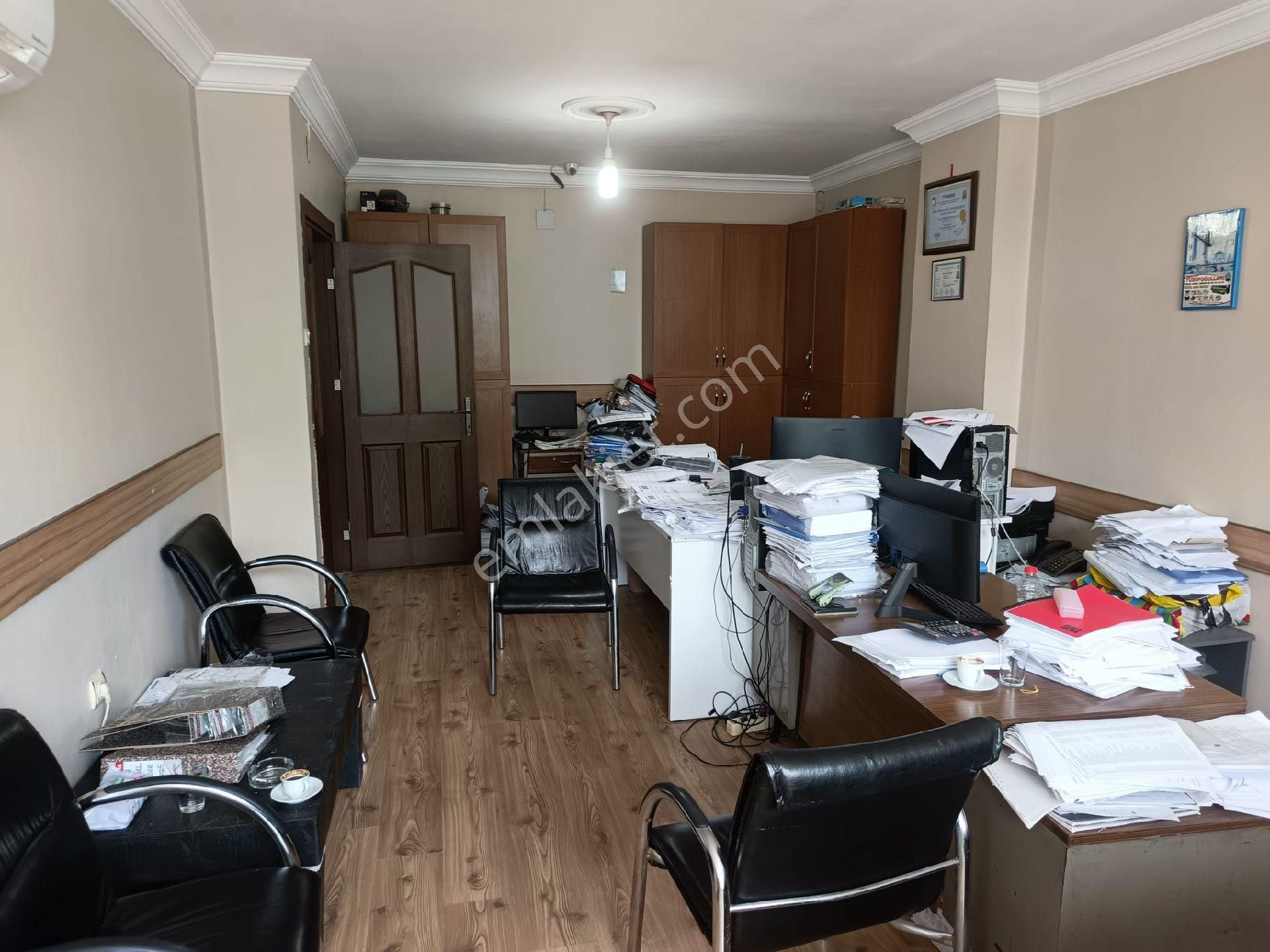 Kurtuluş Mahallesinde Valilik Karşısında 2+1 Satılık Daire