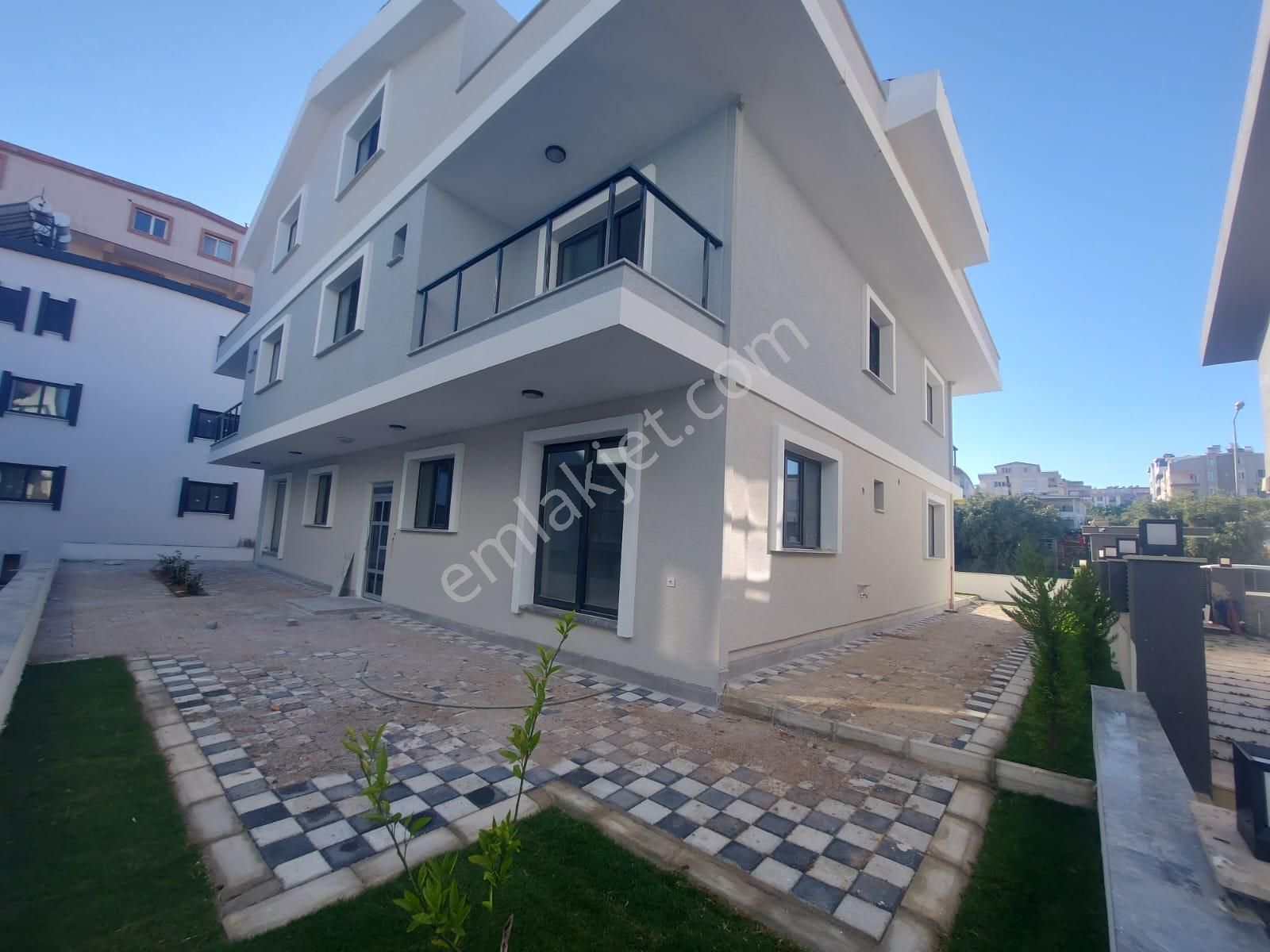 Didim Merkezde Satılık Bahçe Katı 1+1 Sıfır Daire
