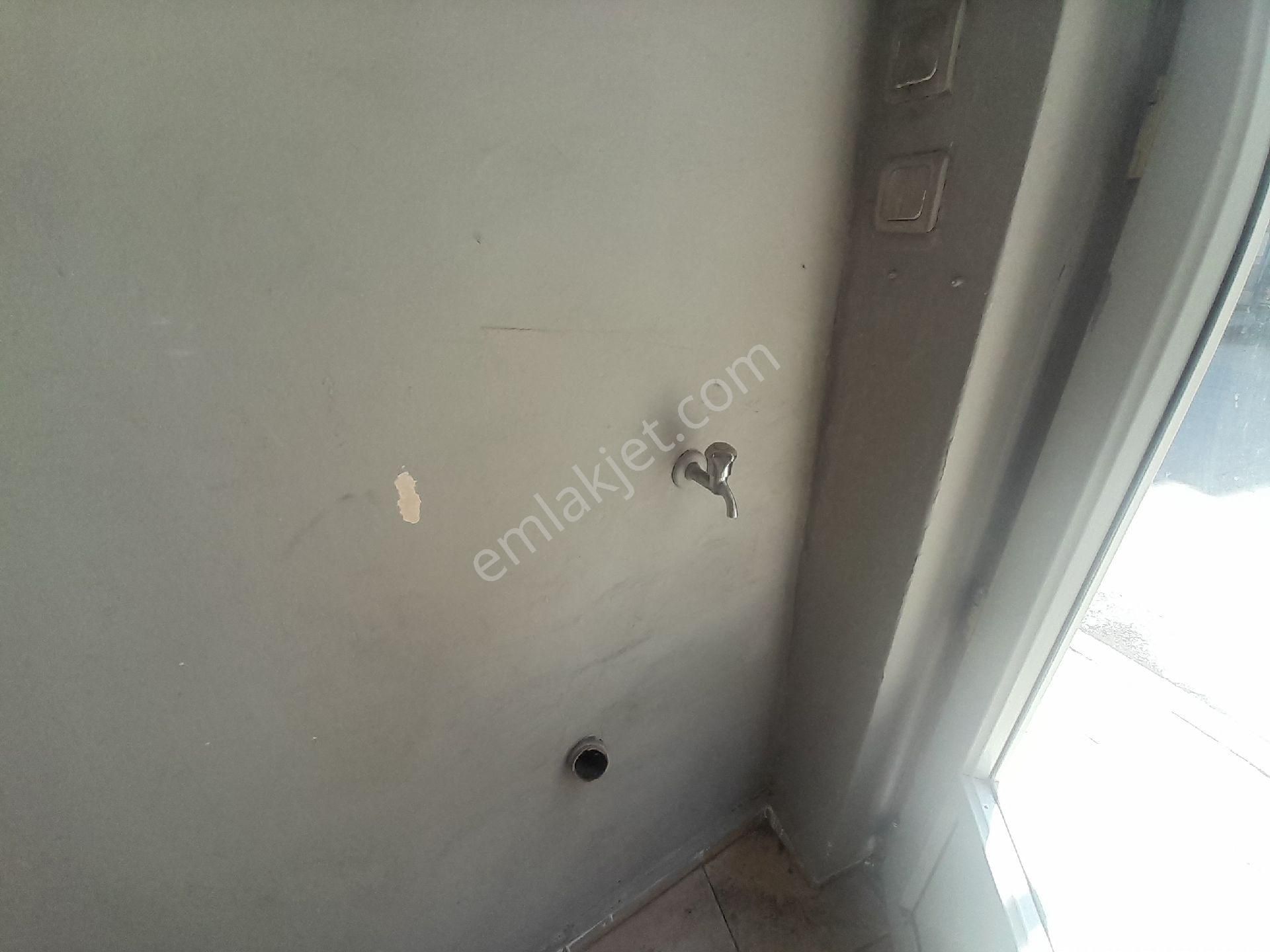 Kocamustafapaşa Meşelimescit Sok Kiralık Dükkan
