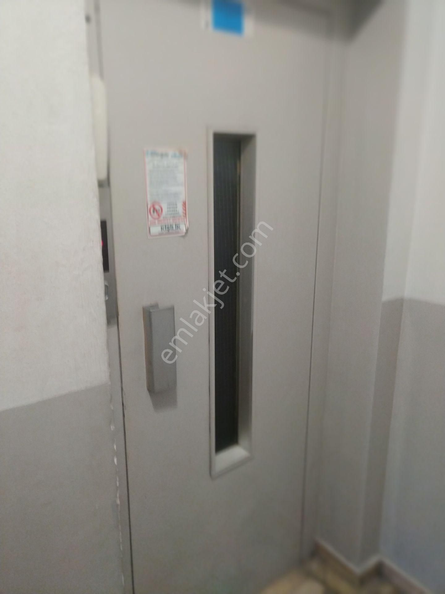 Yıldırım Beyazıt Cadeüzeri 3+1.120m1.kat.merkezi Kalöriferli Asansörlü Daire - Görsel 3