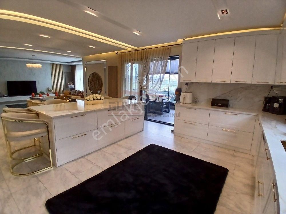 Güvenay - Çorum Binevler – Arinna Garden Sitesi – 4+1 Ultra Lüks Ara Kat Satılık Daire