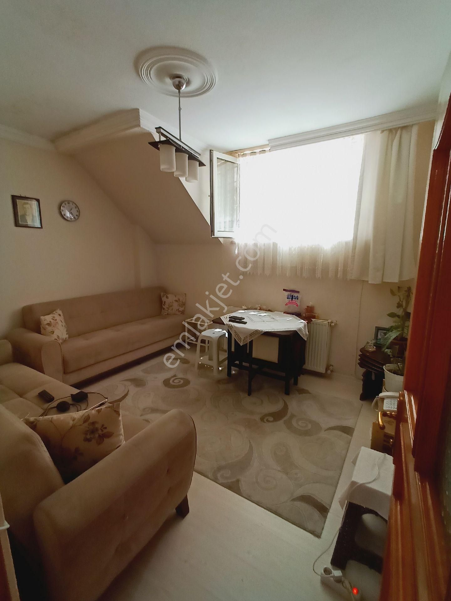 Fatih Seyyid Ömer De Satılık 2+1 Bahçekatı Daire