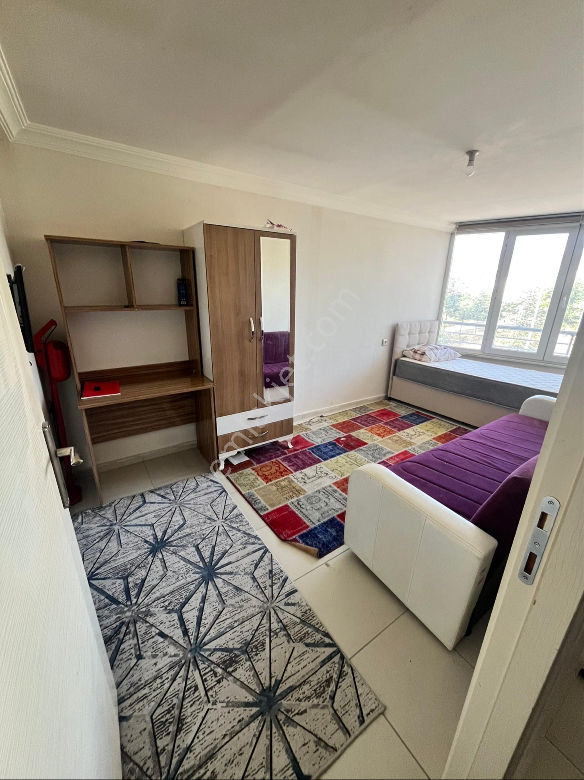 Çelikev Gayrimenkul’den Kiralık 1+1 Apart