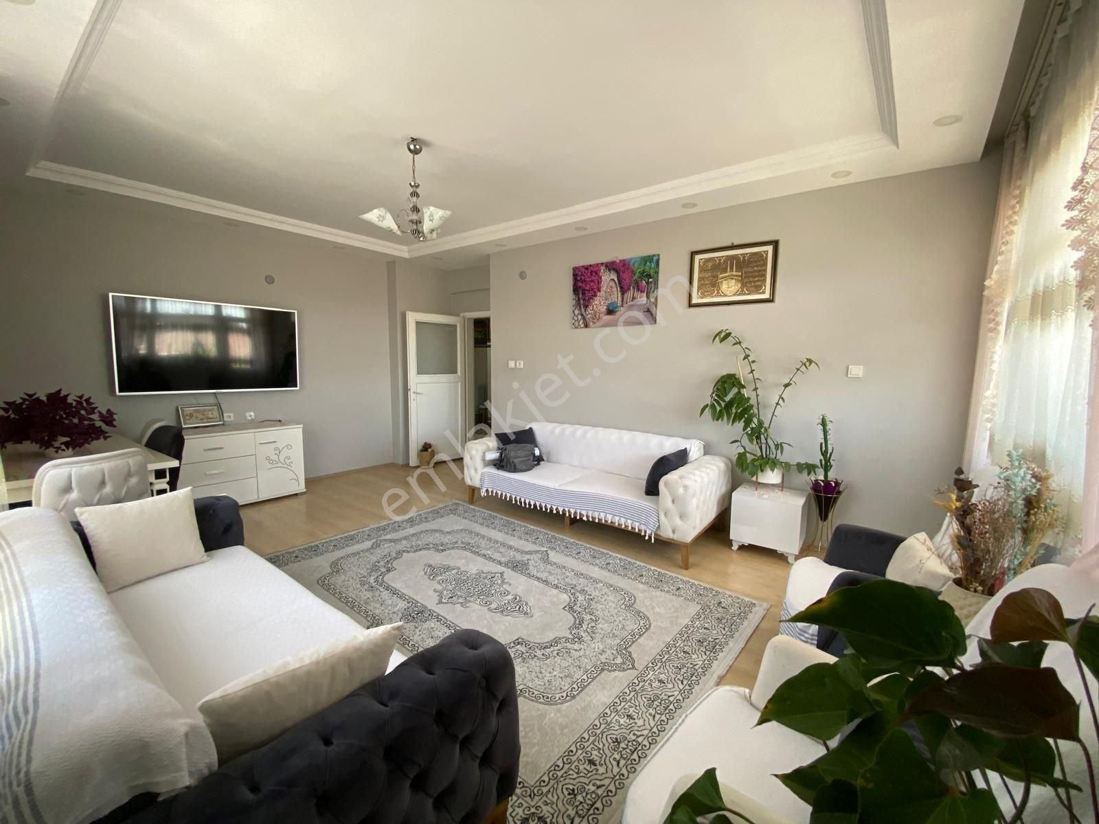 Bağcılar Çınar Mah Satılık Daire 3+1 110m2 Kat 4