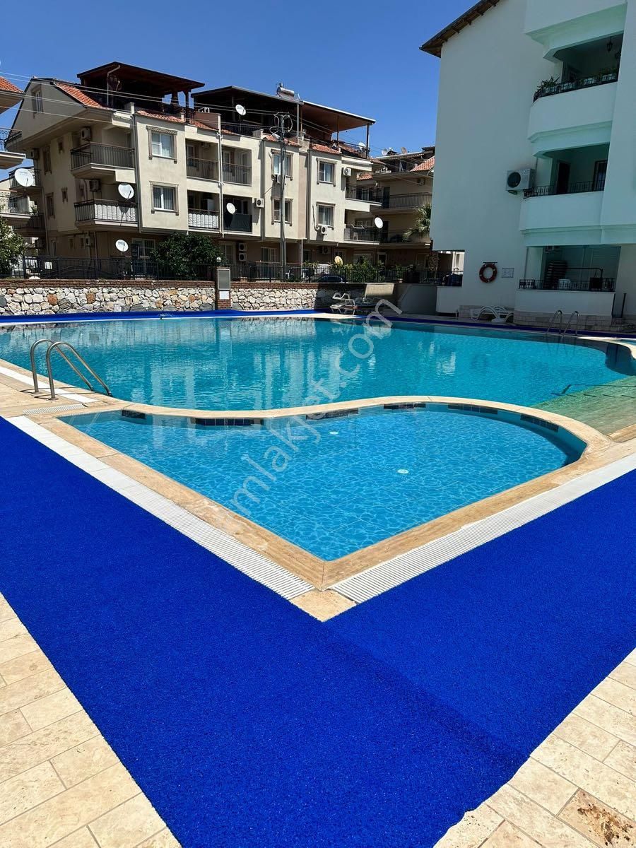 Didim Efeler Mahallesi Mega Pine Sitesinde Eşyalı Daire