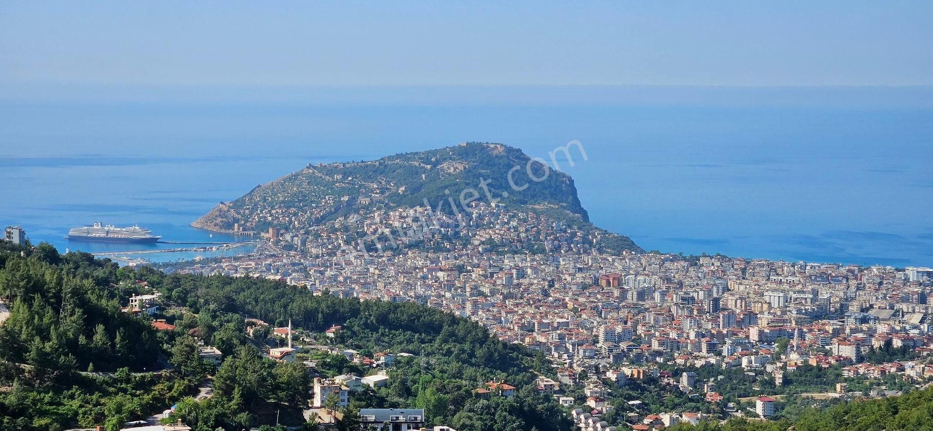 Alanya Tepe Mah.3 Adet Ültra Lüks Satılık Villa
