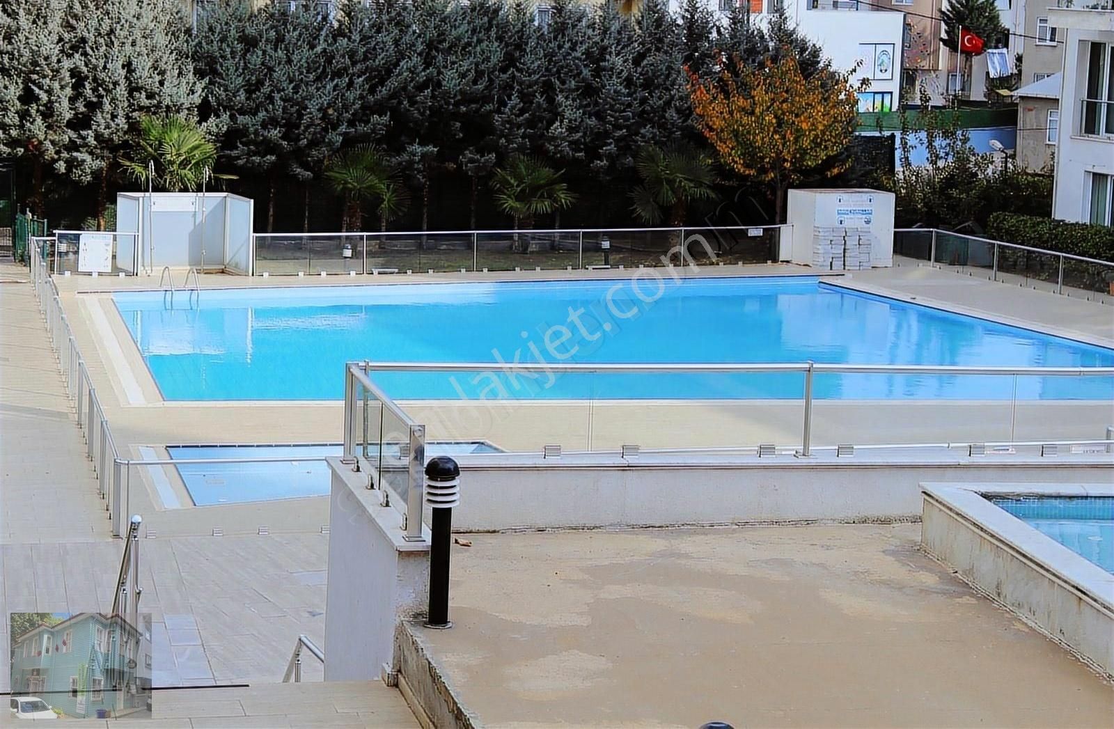 Tuzla Aydınlı Adres Natura Sitesinde Satılık -balkonlu 1+1 Daire